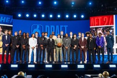 小卡阴阳合同事件：快船队争冠之路的挑战与影响